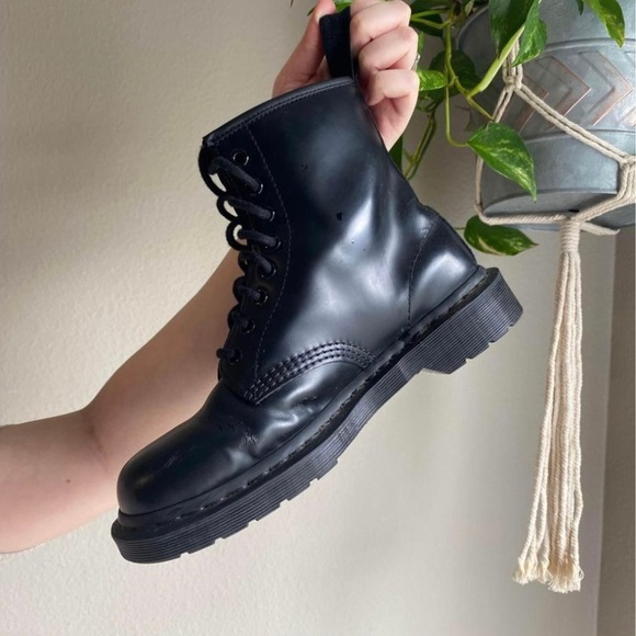 Dr. Martens Mono Black - Picture 7 of 9